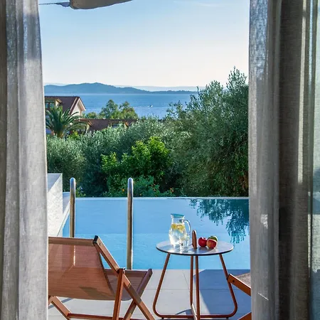 Aristoteles And Hotel