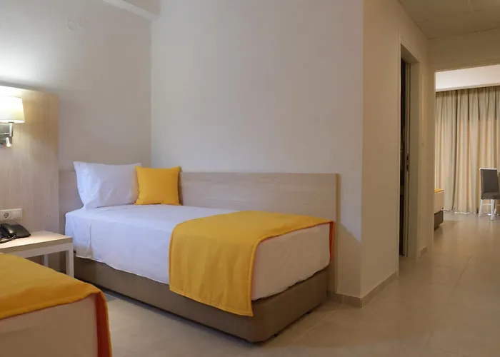 Hotel Aristoteles And 4*