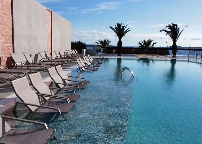 Aristoteles And Hotel 4*