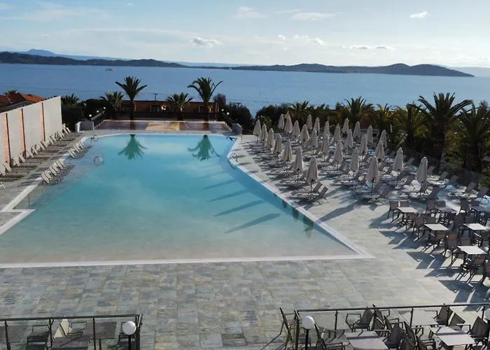 Hotel Aristoteles And 4*