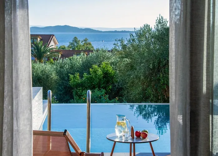 Aristoteles And Hotel