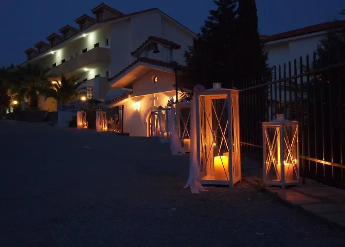 Aristoteles And Hotel